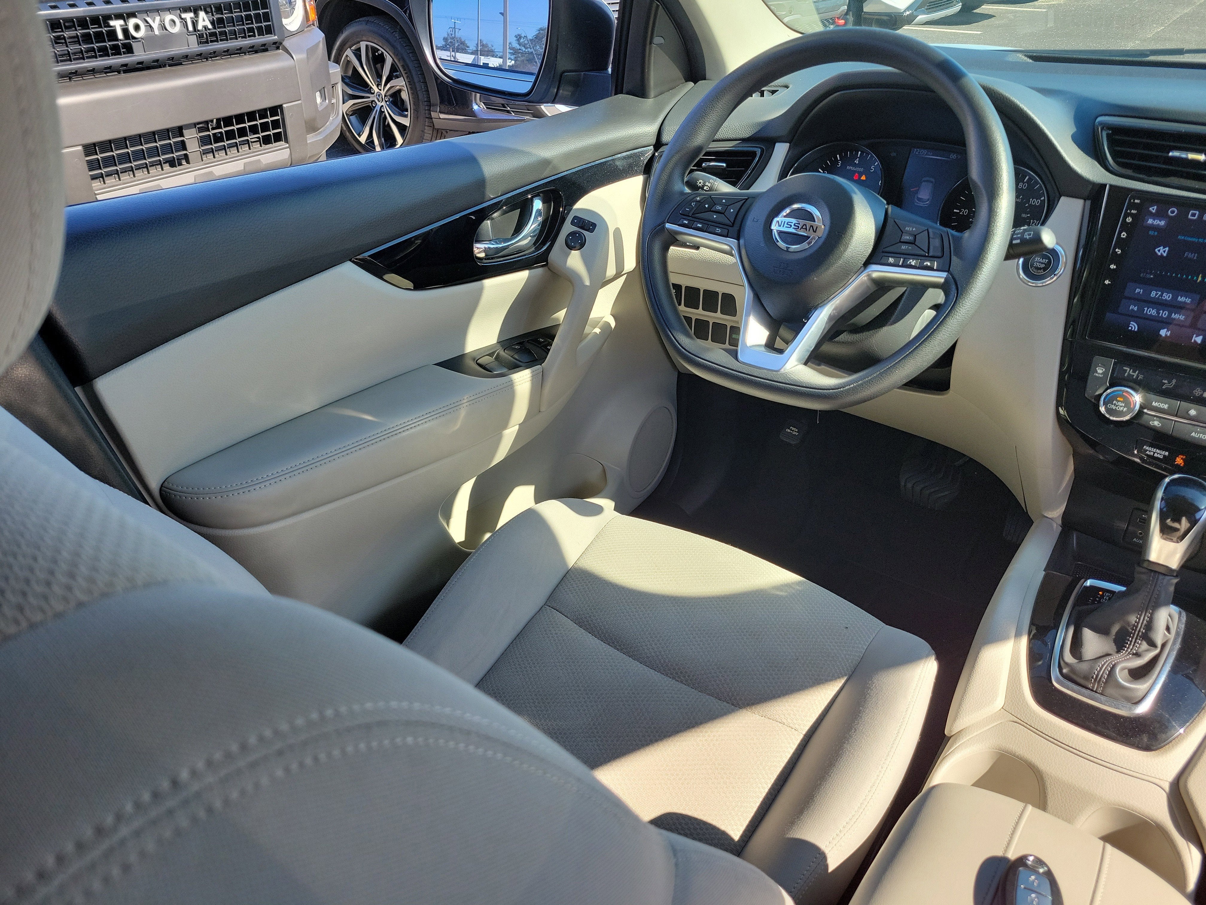 2018 Nissan Rogue Sport SV