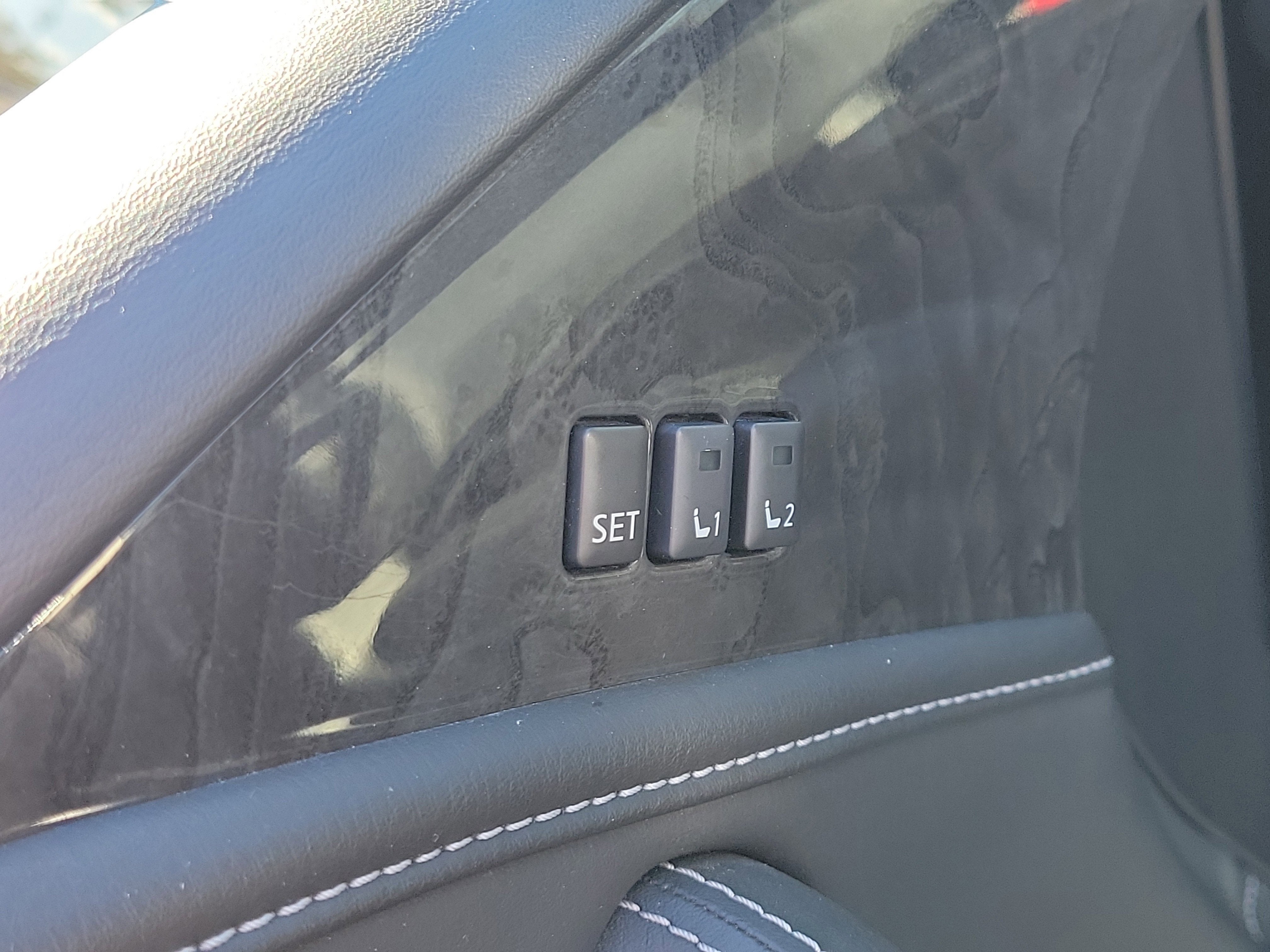 2023 INFINITI QX80 LUXE