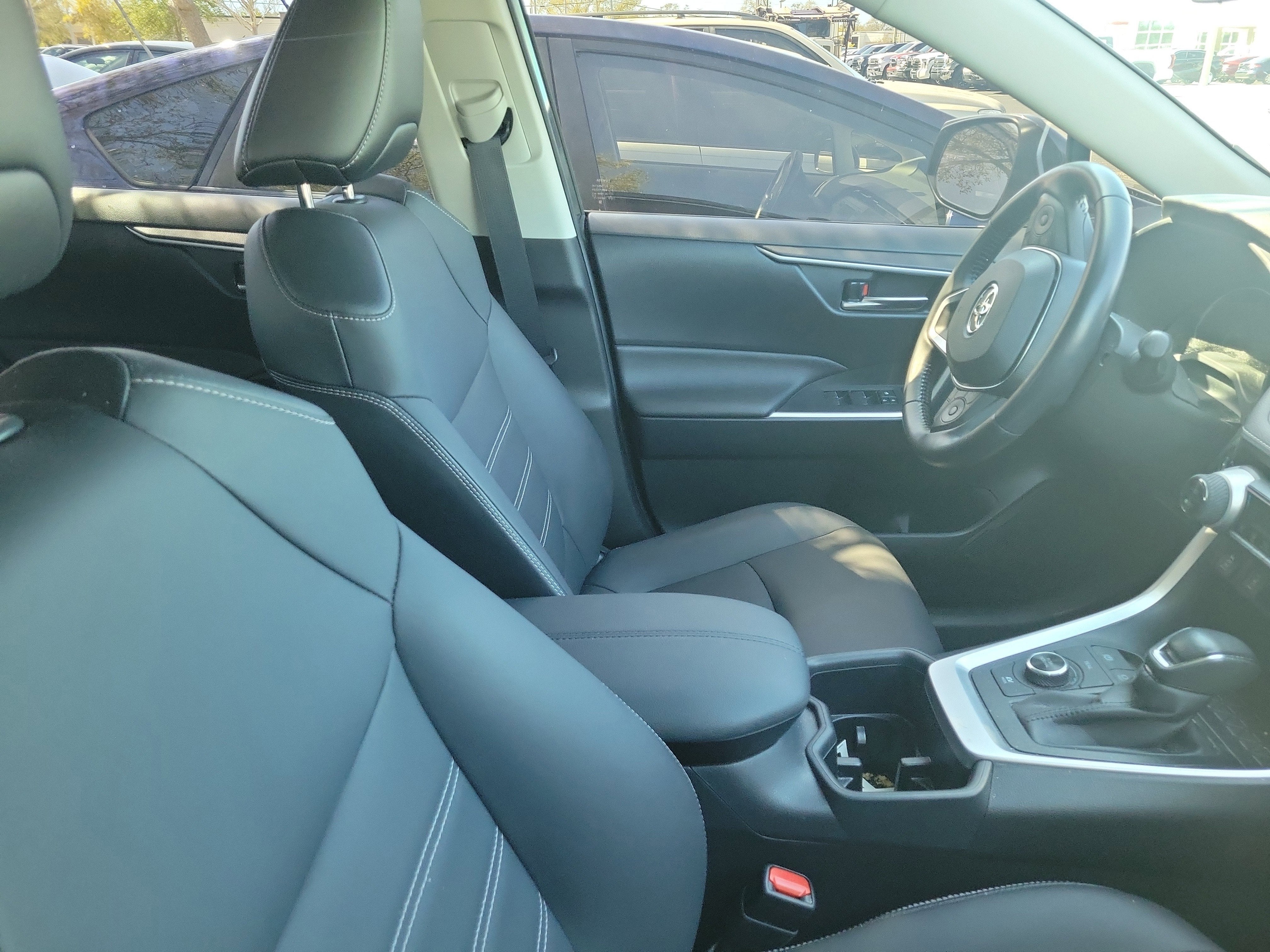 2023 Toyota RAV4 Hybrid XLE Premium