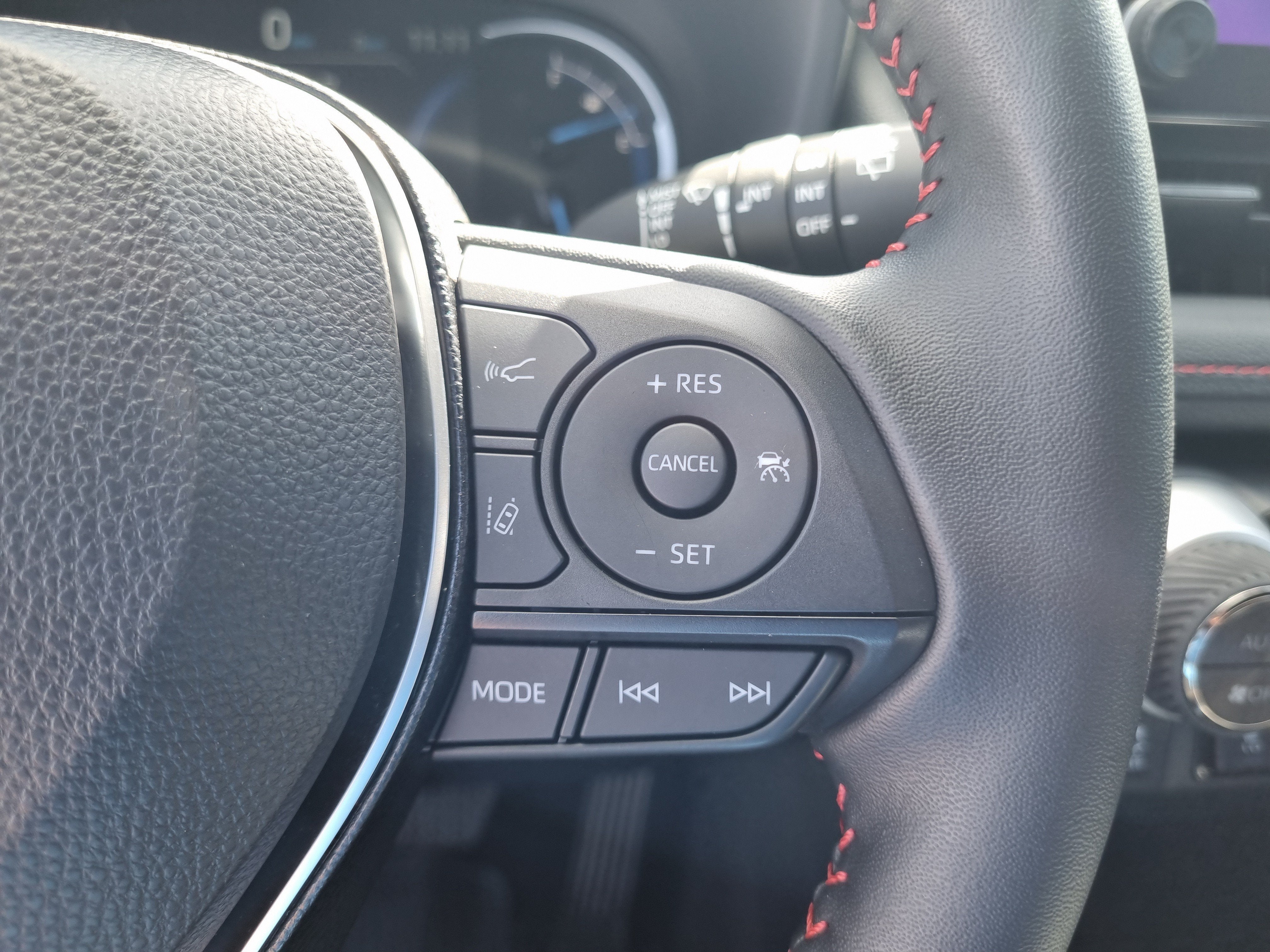 2025 Toyota RAV4 Plug-In Hybrid SE