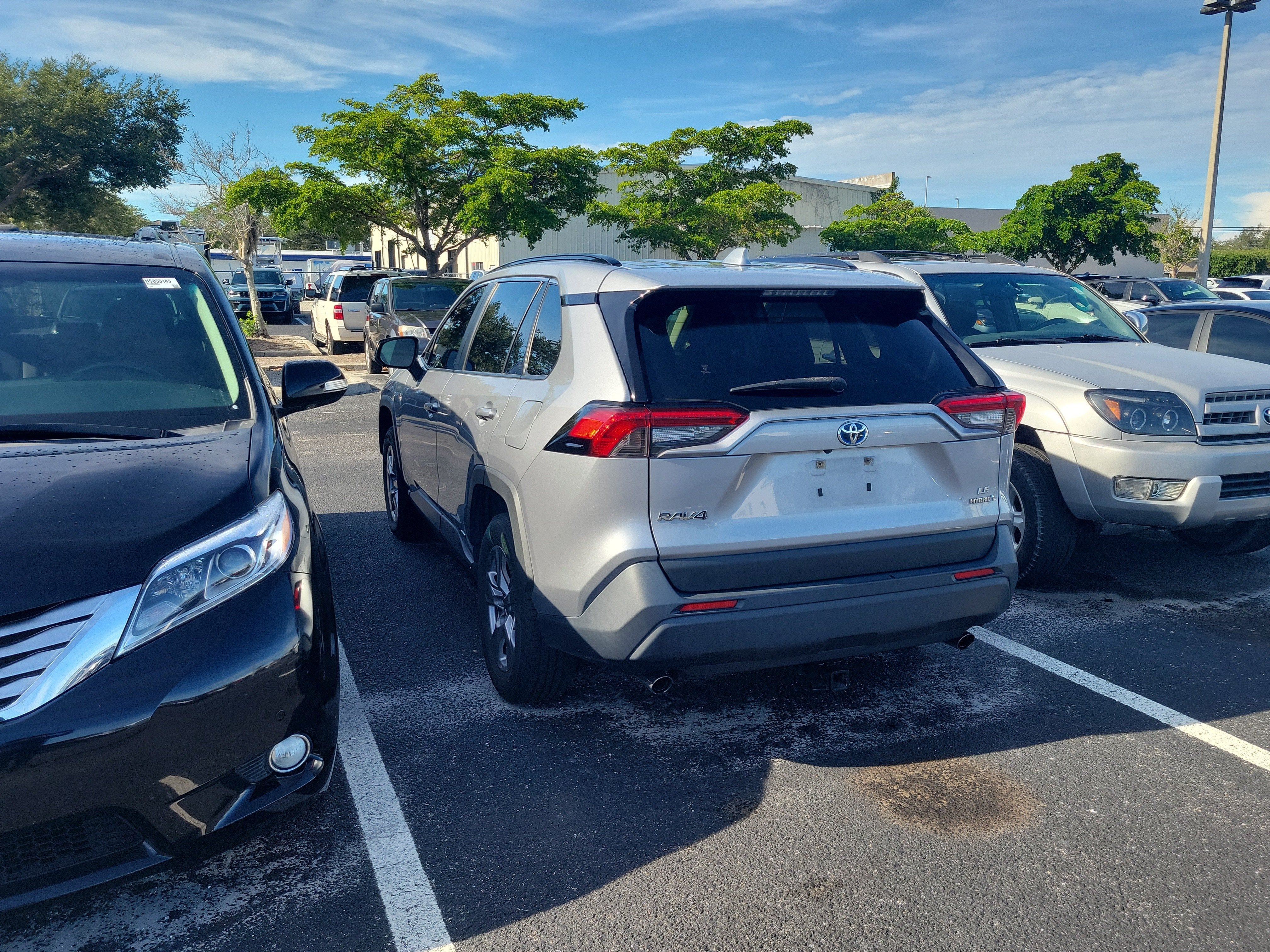 2022 Toyota RAV4 Hybrid LE