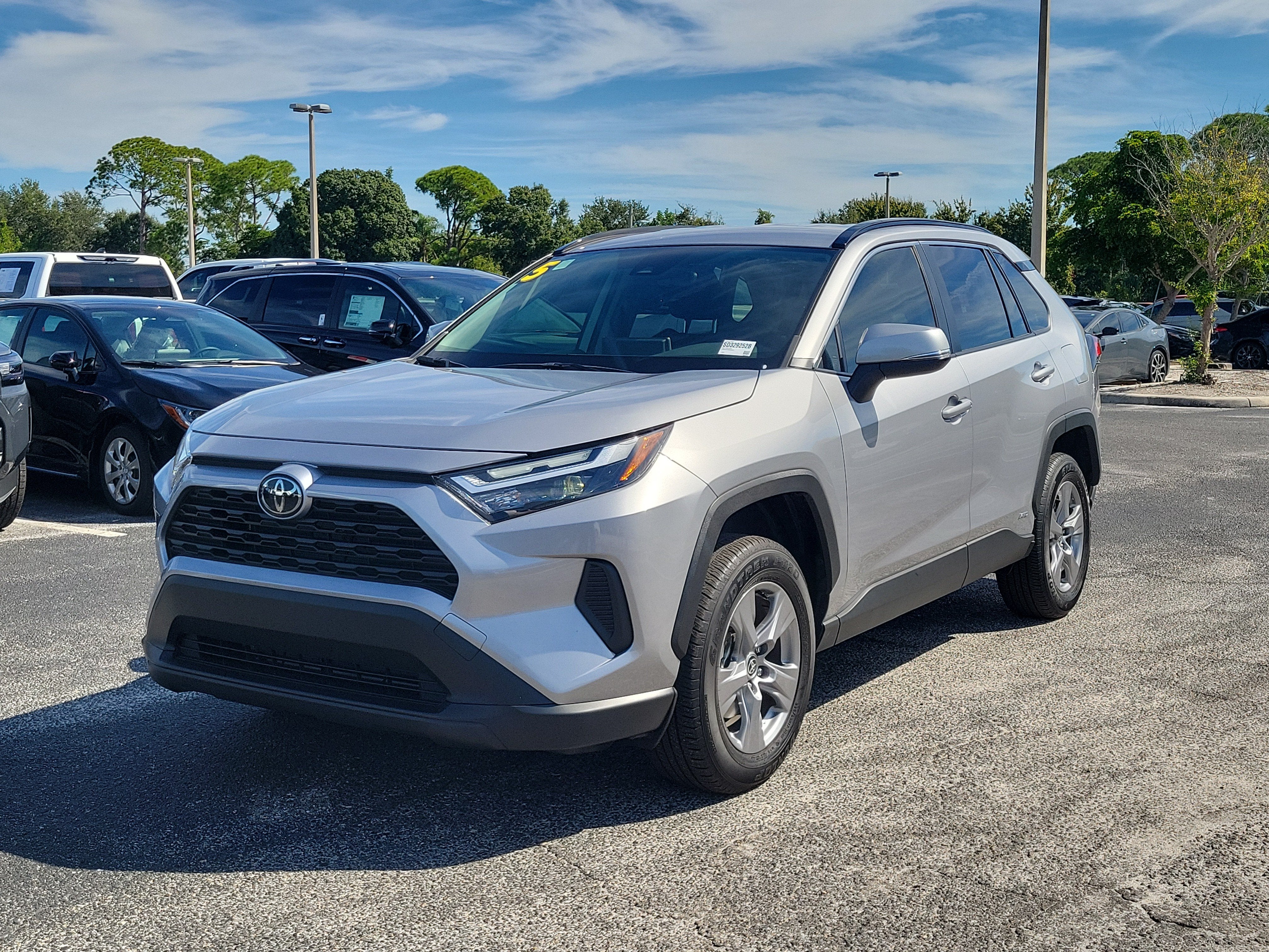 2025 Toyota RAV4 Hybrid LE