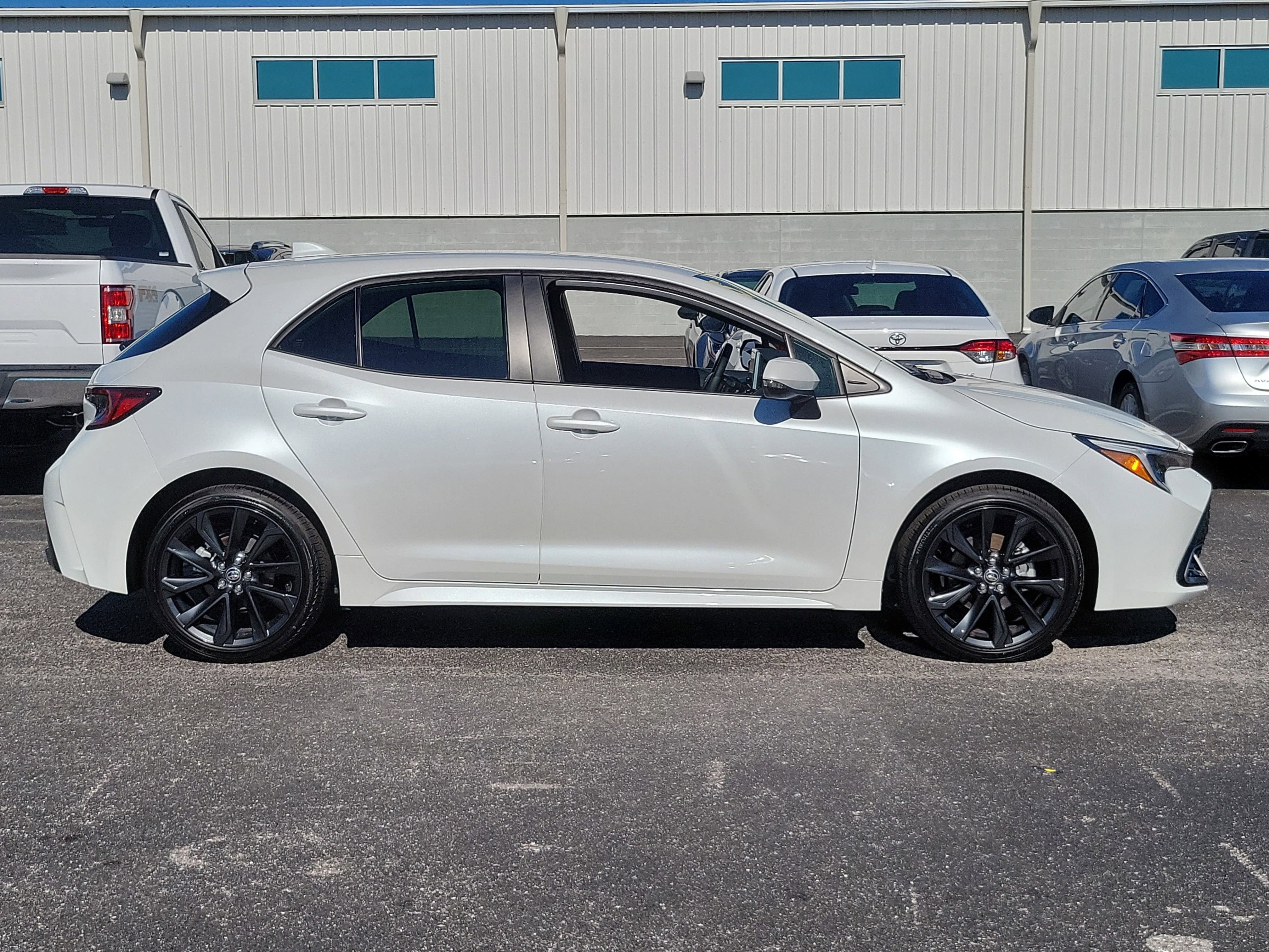 2025 Toyota Corolla Hatchback XSE