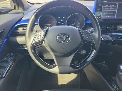 2022 Toyota C-HR XLE