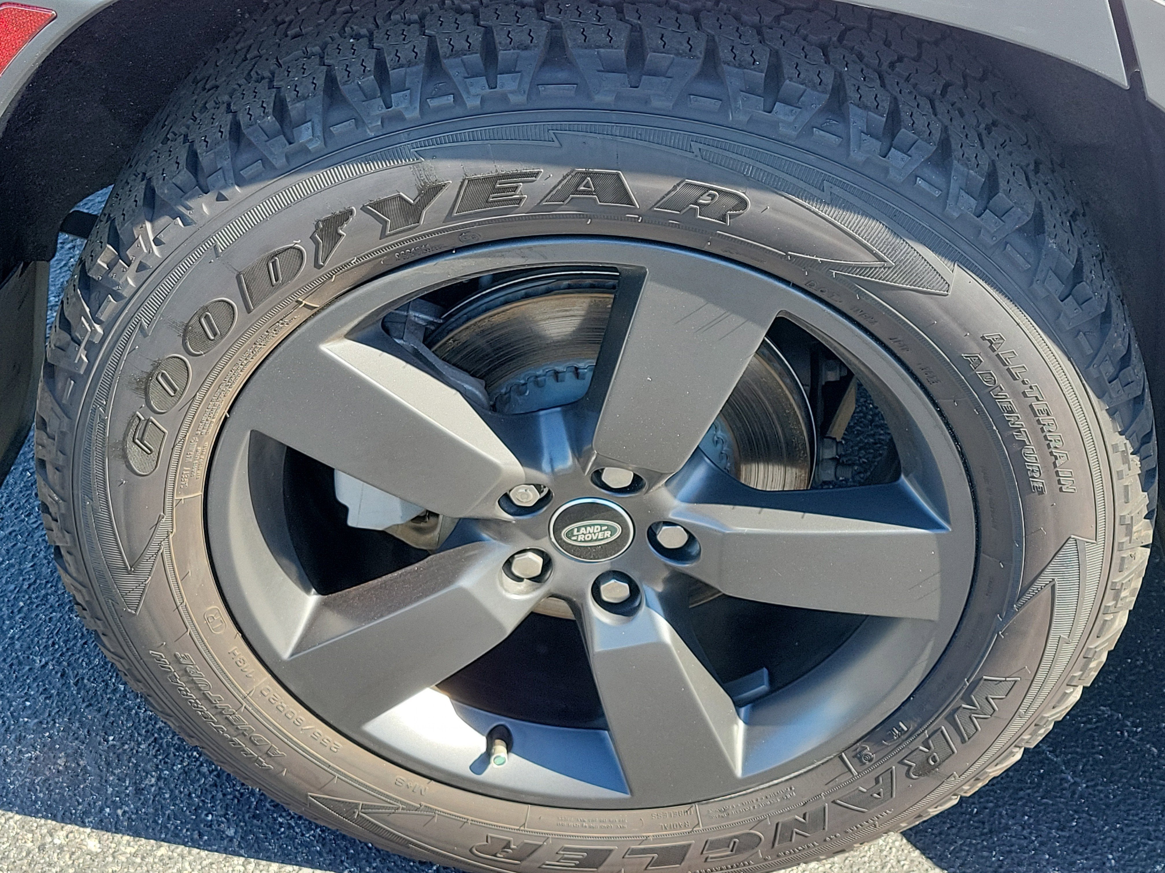 2024 Land Rover Defender 110 S