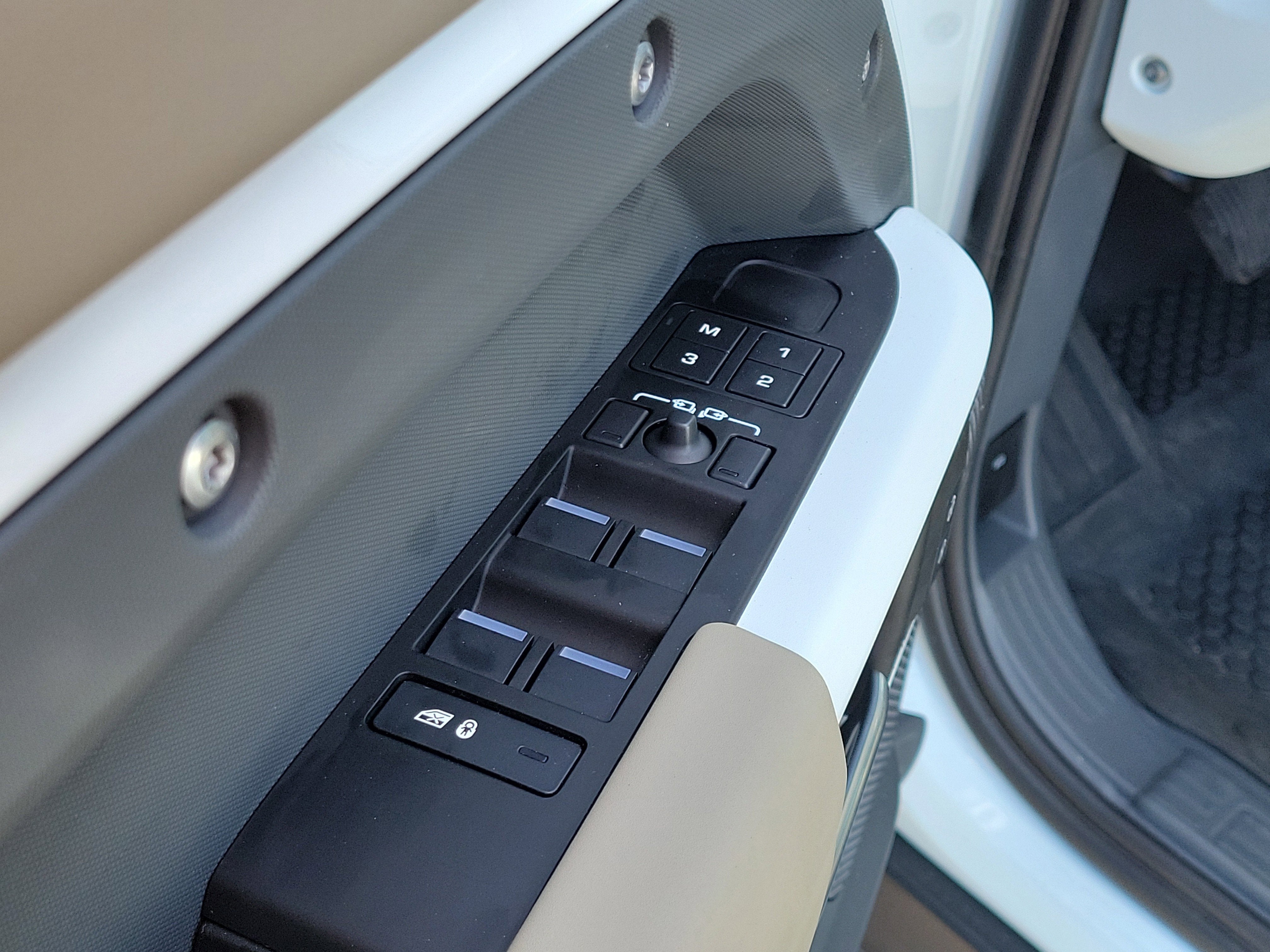 2024 Land Rover Defender 110 S