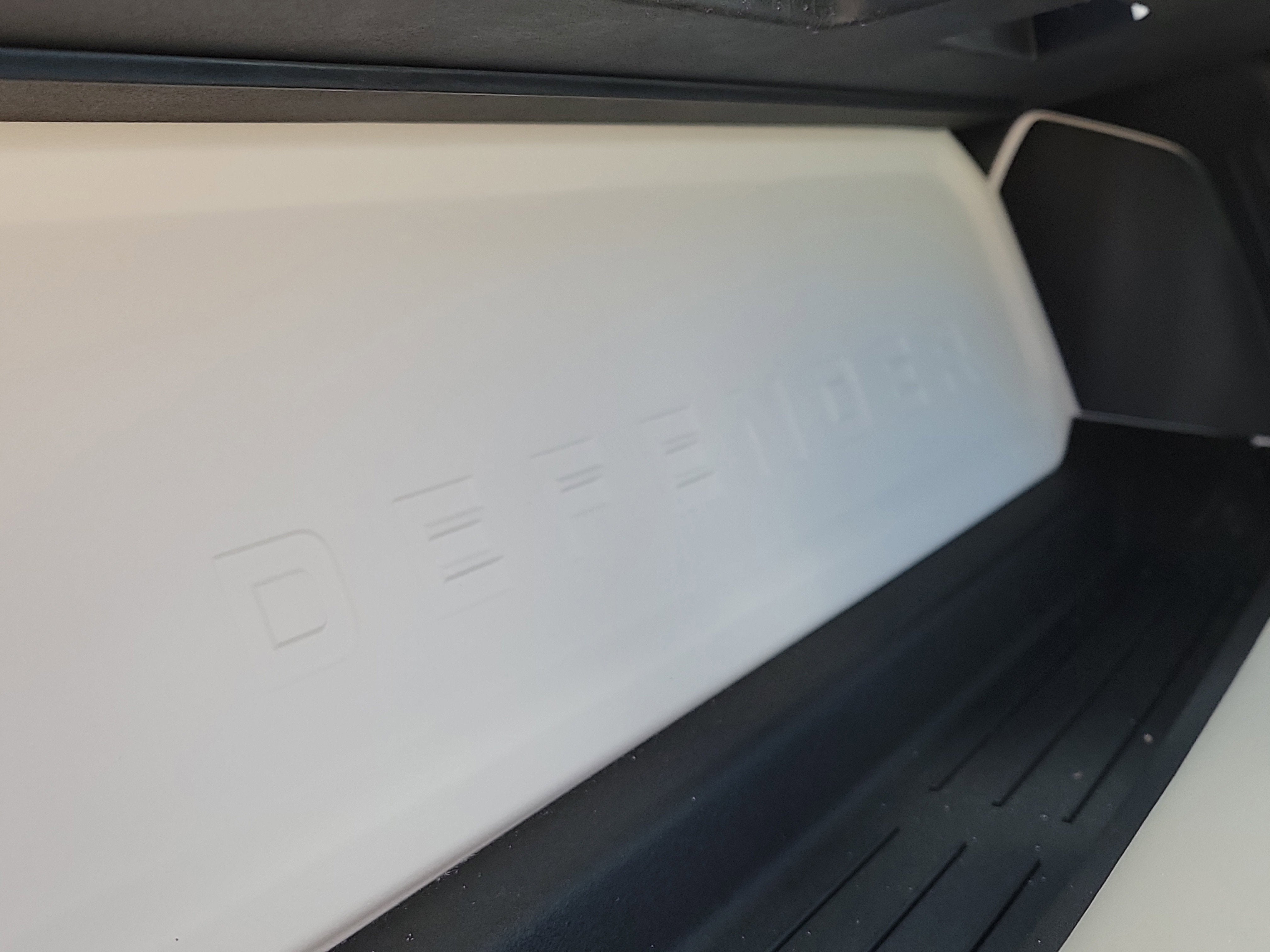 2024 Land Rover Defender 110 S