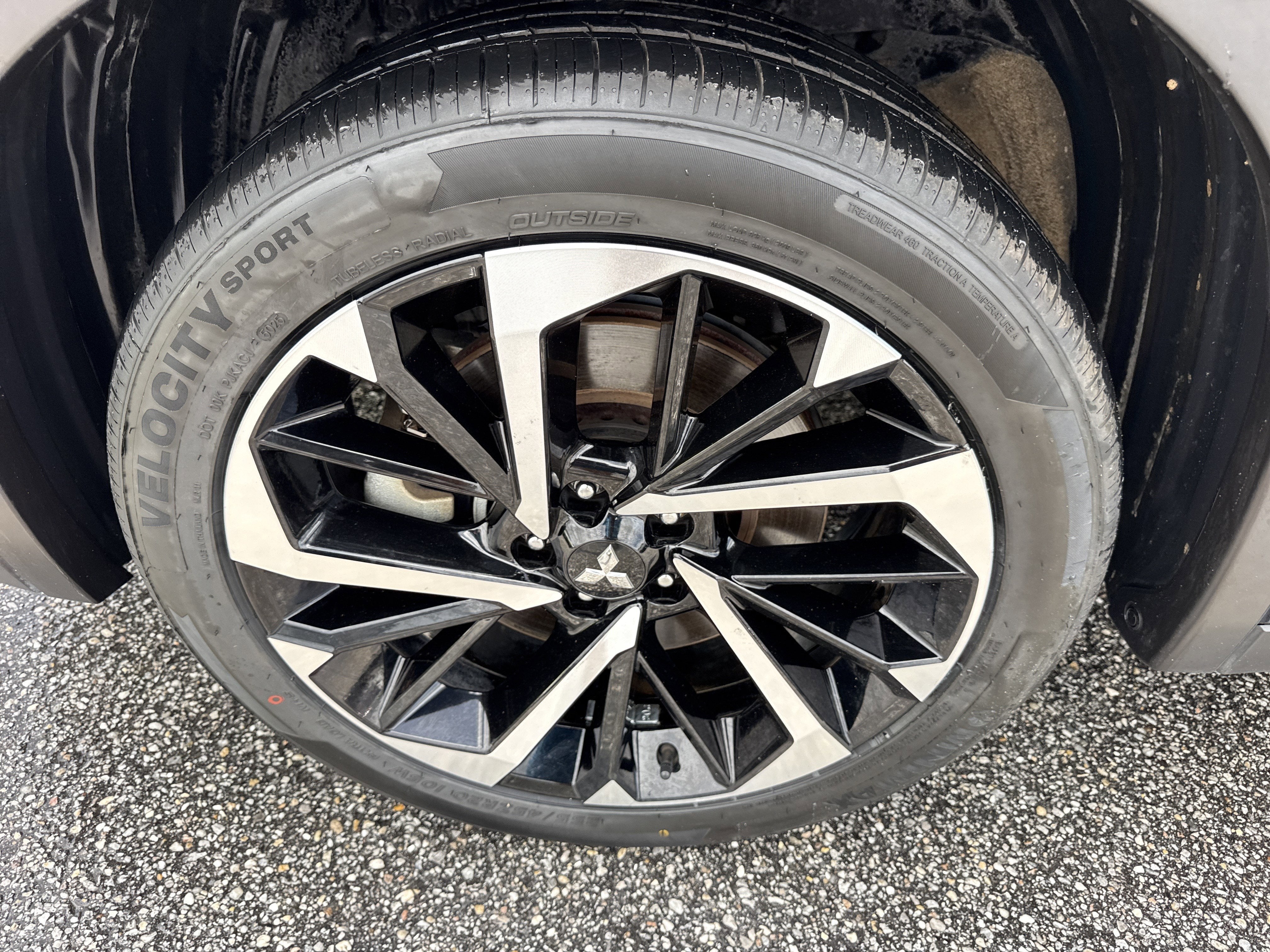 2023 Mitsubishi Outlander SE