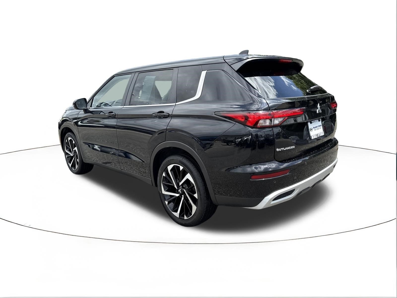 2023 Mitsubishi Outlander SE