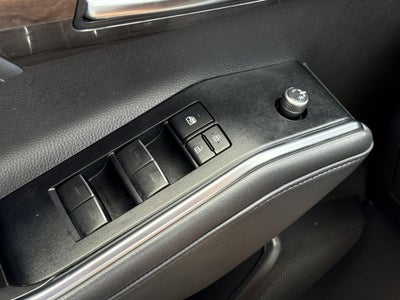 2022 Toyota Highlander Hybrid Platinum