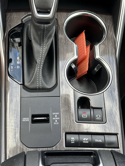 2022 Toyota Highlander Hybrid Platinum