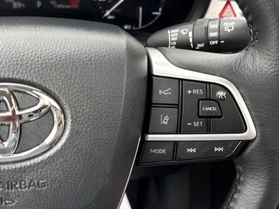 2025 Toyota Sienna Base
