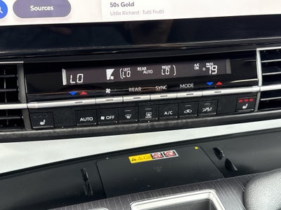 2025 Toyota Sienna Base