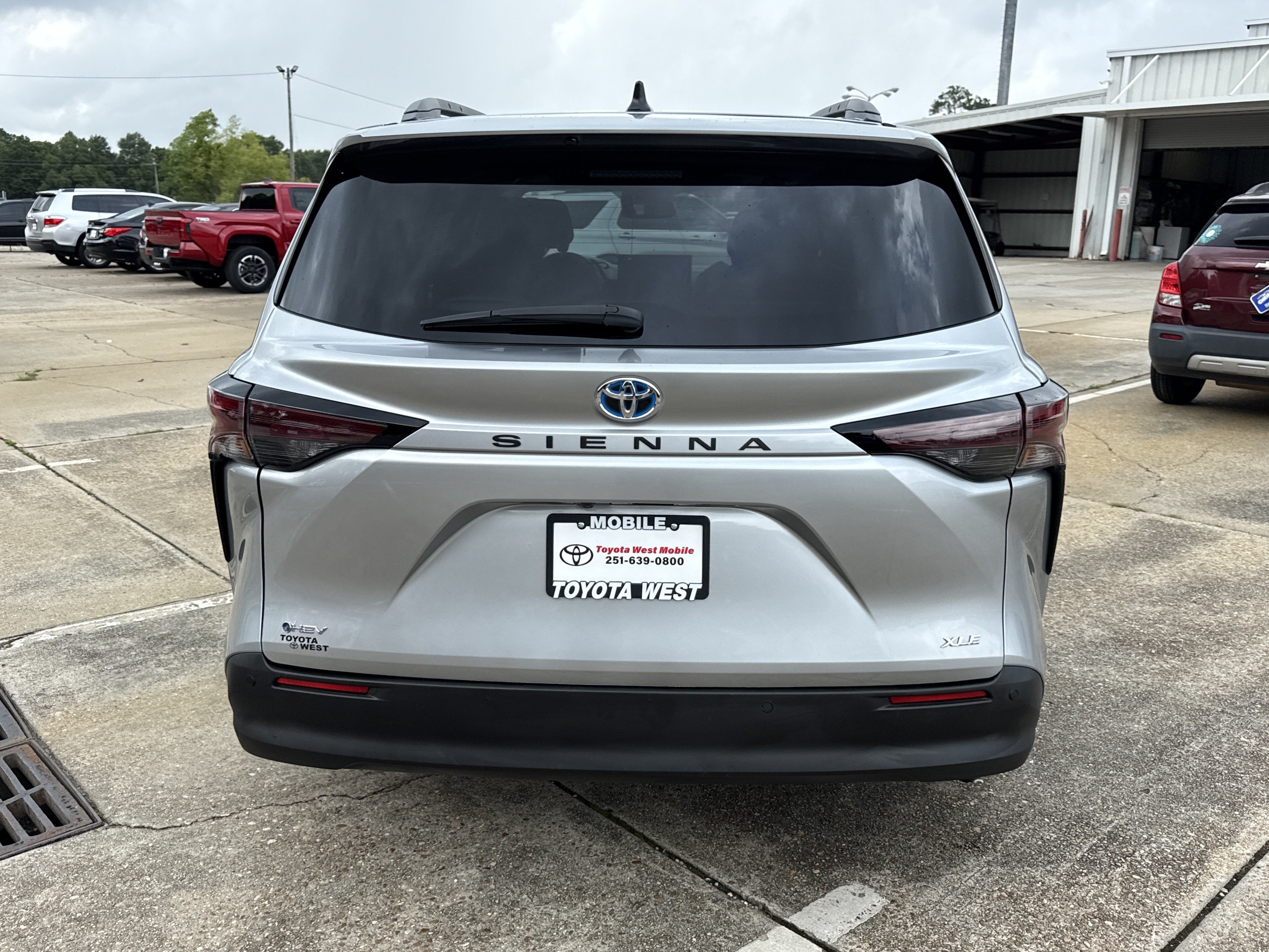 2025 Toyota Sienna Base