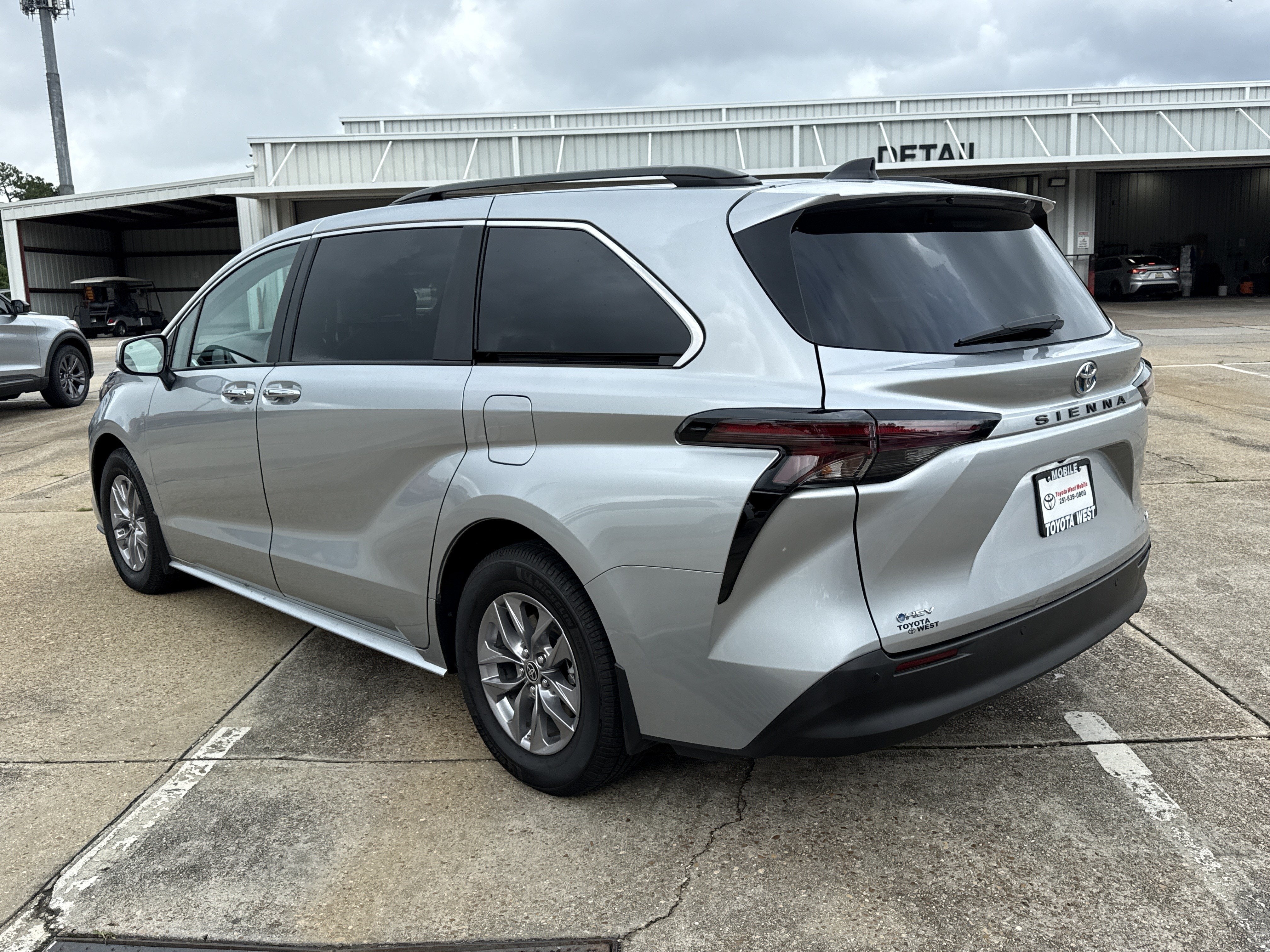 2025 Toyota Sienna Base
