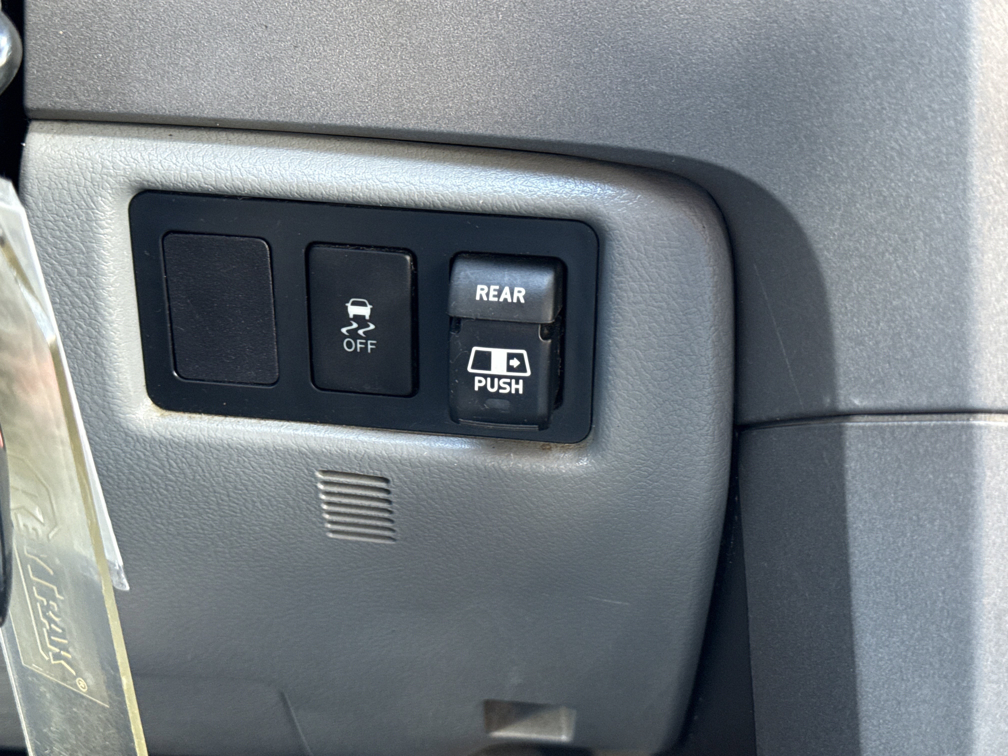 2011 Toyota Tundra 4WD Truck Grade