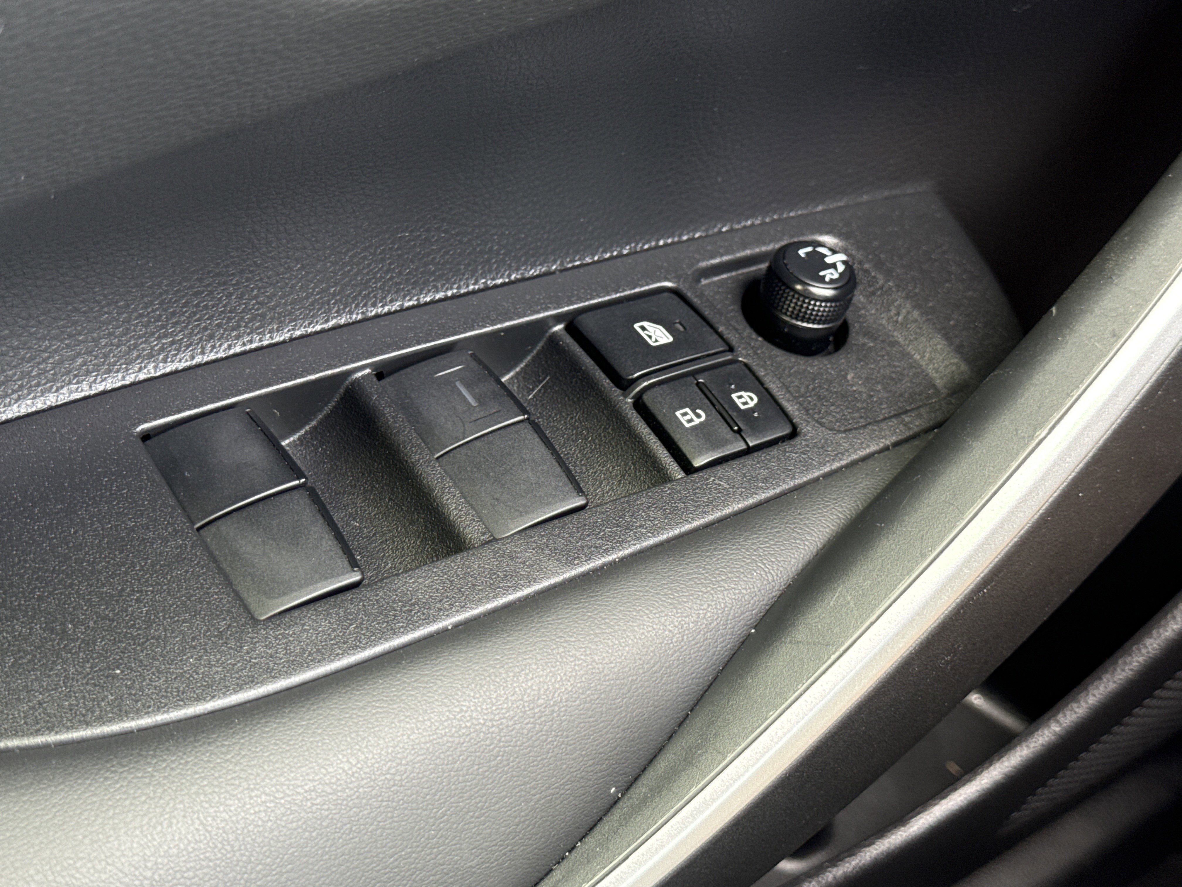 2025 Toyota Corolla Hybrid SE