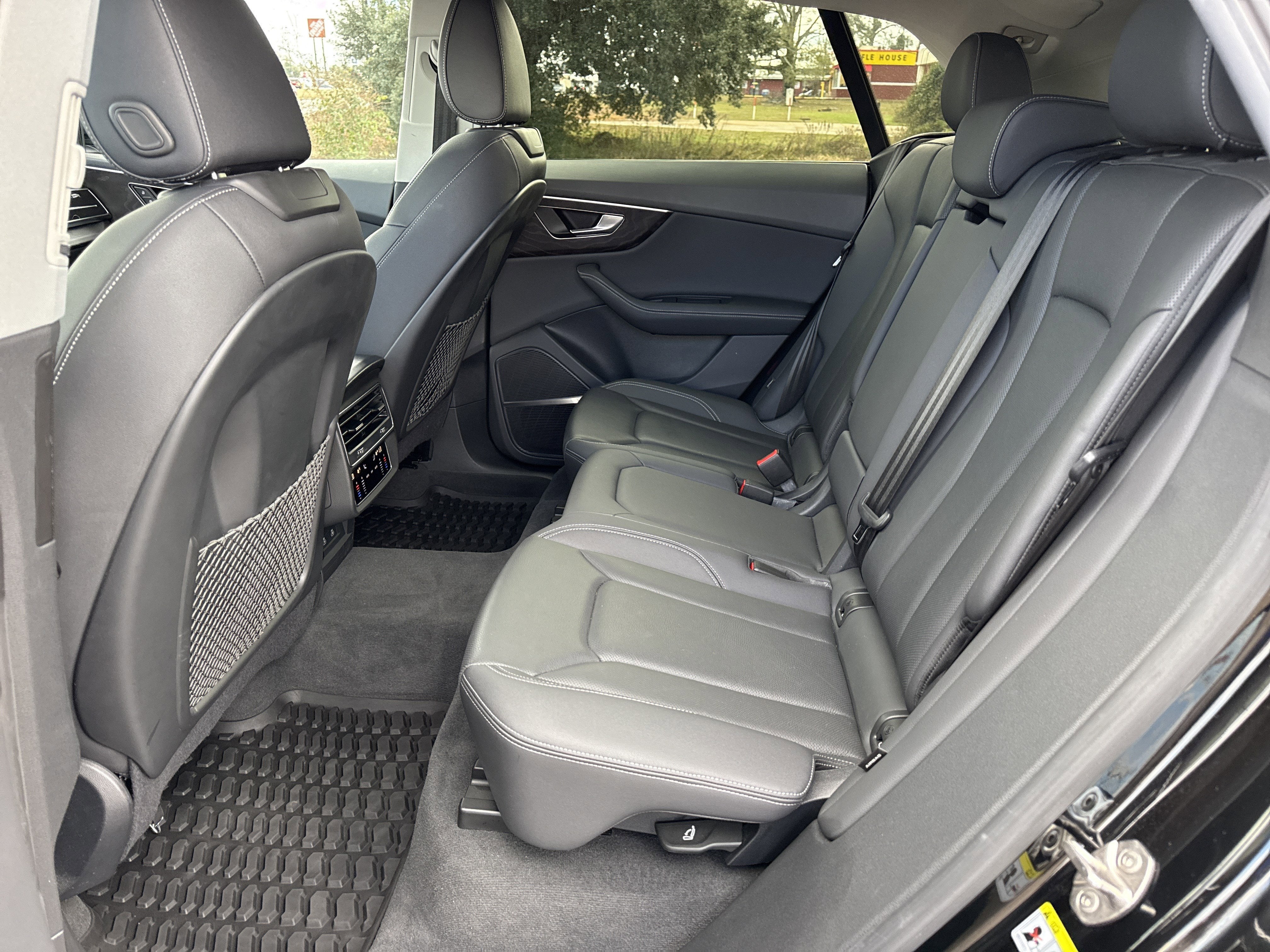 2023 Audi Q8 Premium Plus